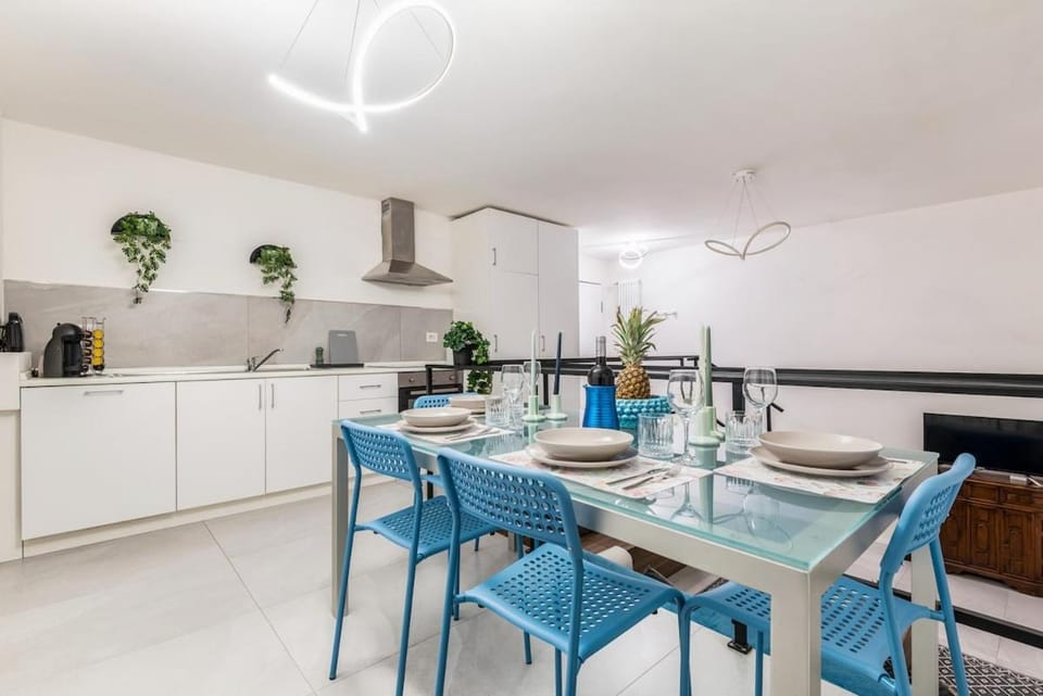 Dining area, Lunch