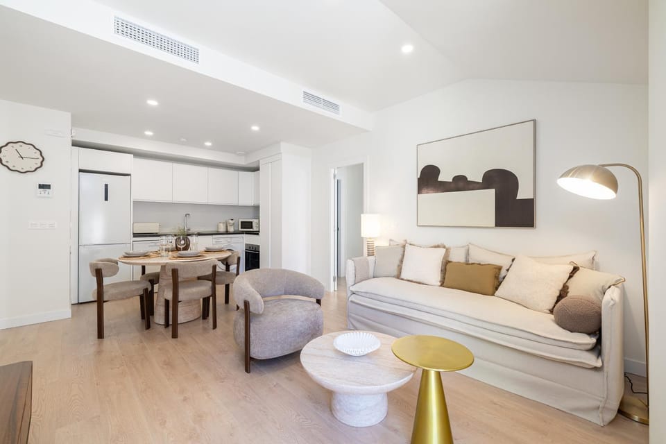 Living room, Seating area, kitchen