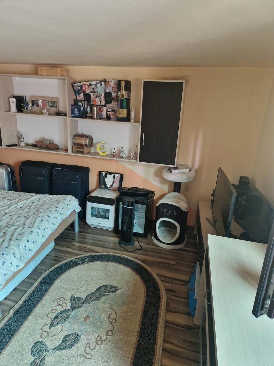 Bed, Bedroom