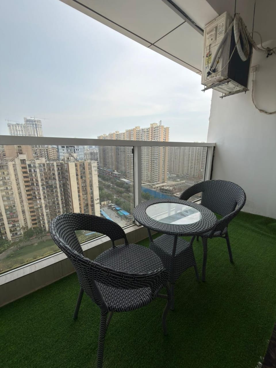 Luxurious 1BHK with Balcony Garden & City View Apartment in Noida