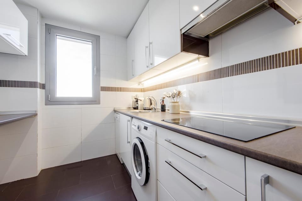 Kitchen or kitchenette, washing machine