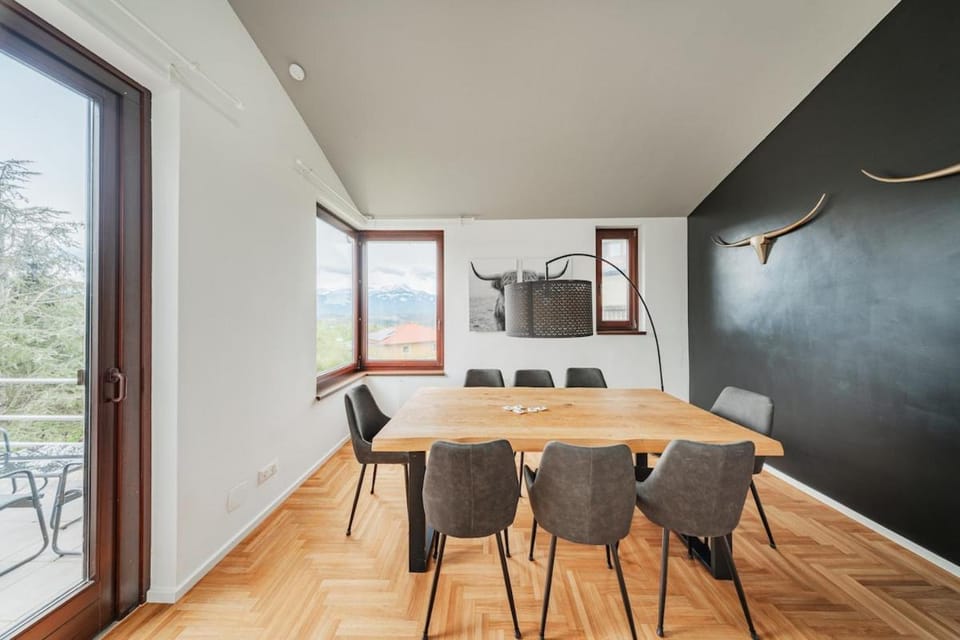 Villa Velden - Karawankenpanorama Villa in Carinthia, Austria