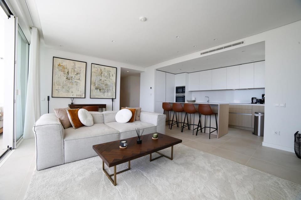 Kitchen or kitchenette, Living room, Seating area, Dining area