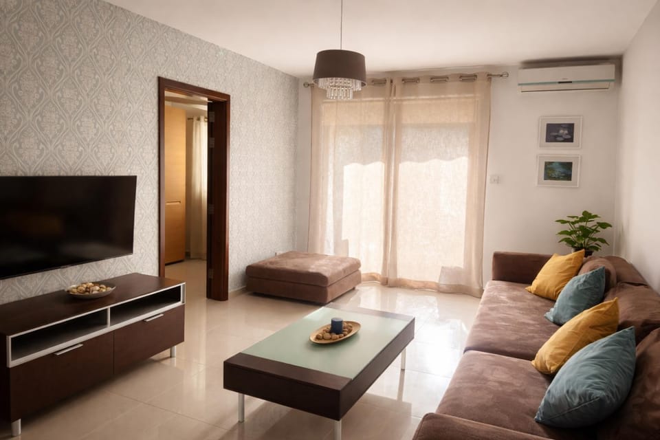 TV and multimedia, Living room, Seating area, Evening entertainment, air conditioner