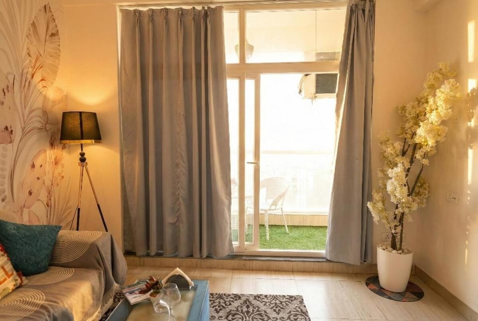 Luxurious 1BHK with City View Apartment in Noida