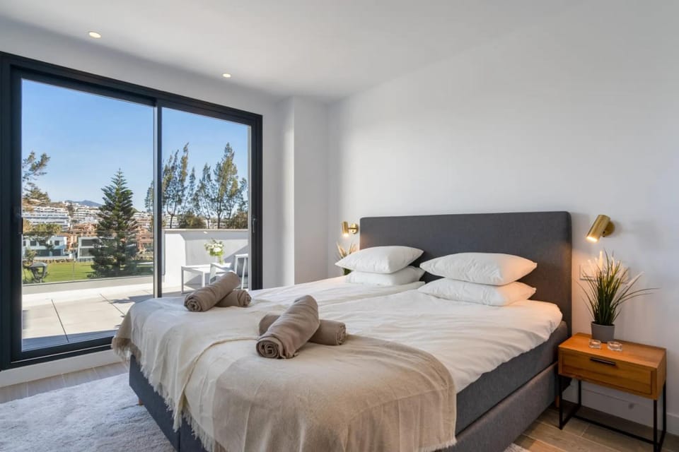 Holiday Apartment Navigolf, Pool, Terrace & Wi-Fi Apartment in Costa del Sol