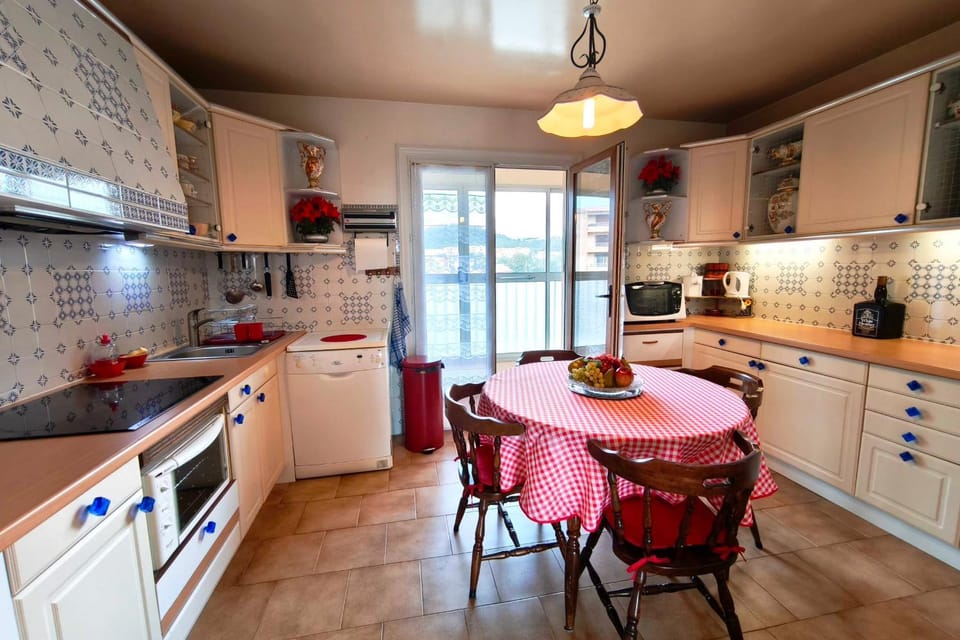 Large bright apartment with balcony and sea view Apartment in Ajaccio