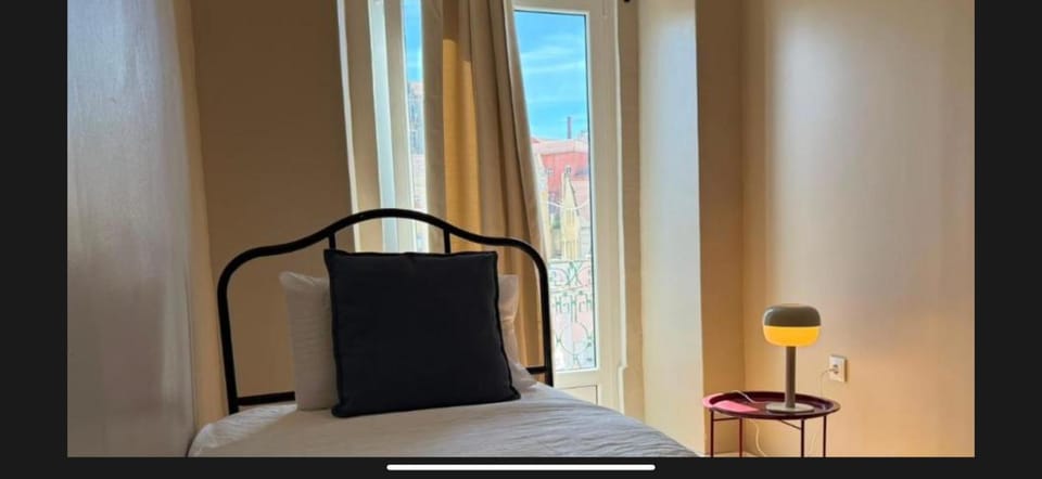 Aurea Stay Lisbon-Quarto privado no centro Bed and Breakfast in Lisbon