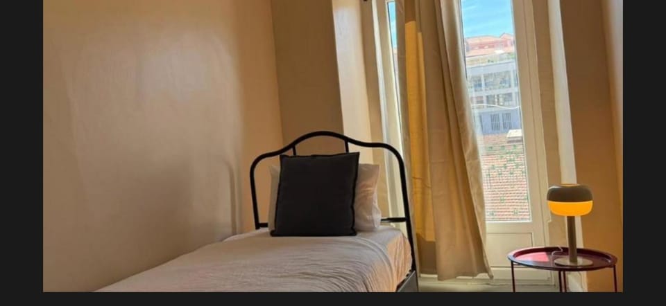 Aurea Stay Lisbon-Quarto privado no centro Bed and Breakfast in Lisbon