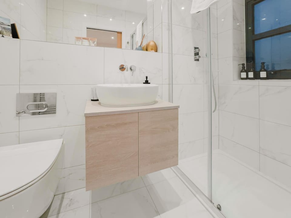 Shower, Bath