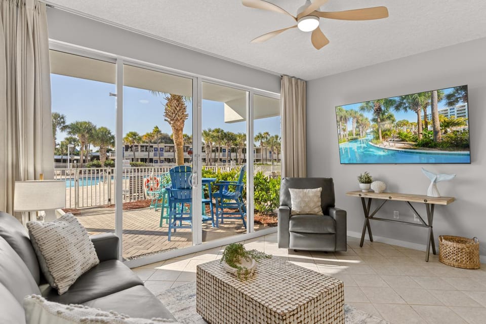 Gulfside 107 at Destin West - Ground Floor - Direct Pool & Beach Access - Free Beach Service House in Okaloosa Island