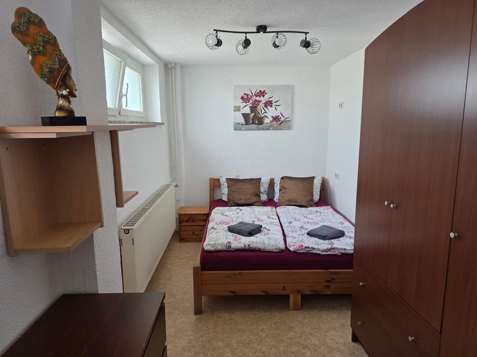 Bed, Photo of the whole room, Bedroom, towels, wardrobe