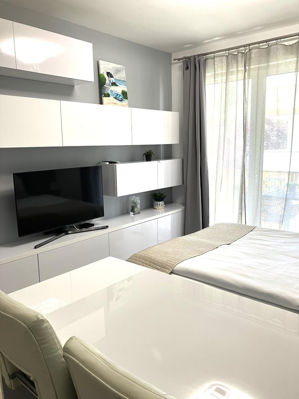 Bed, Photo of the whole room