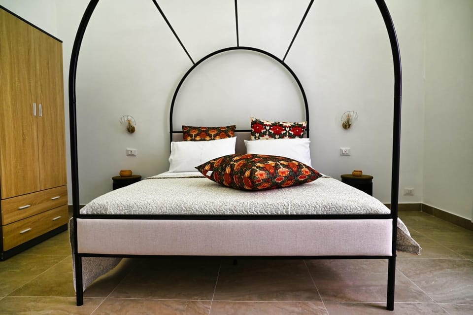 Bed, Photo of the whole room, wardrobe