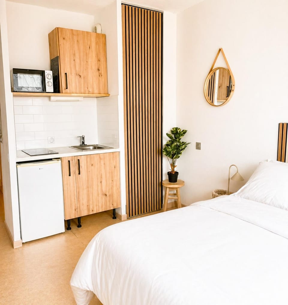 LVAM - Cozy Renovated Suite Ferris Wheel View Beach Pool Apartment in Agde