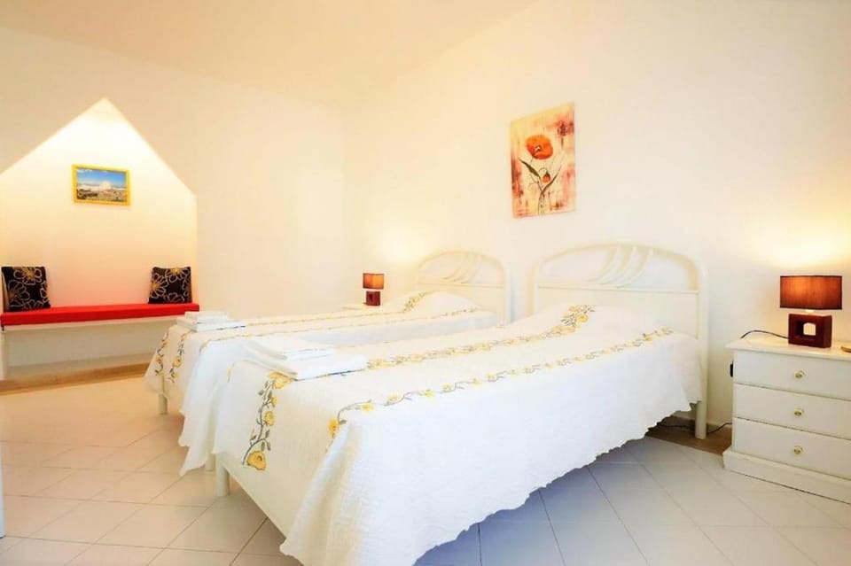 Aldeia Joinal V & XII - Swimming Pool - FREE WIFI - BY BEDZY Apartment in Guia