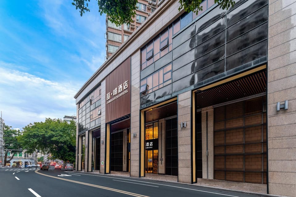 Property building, Day, Neighbourhood, Street view, Location