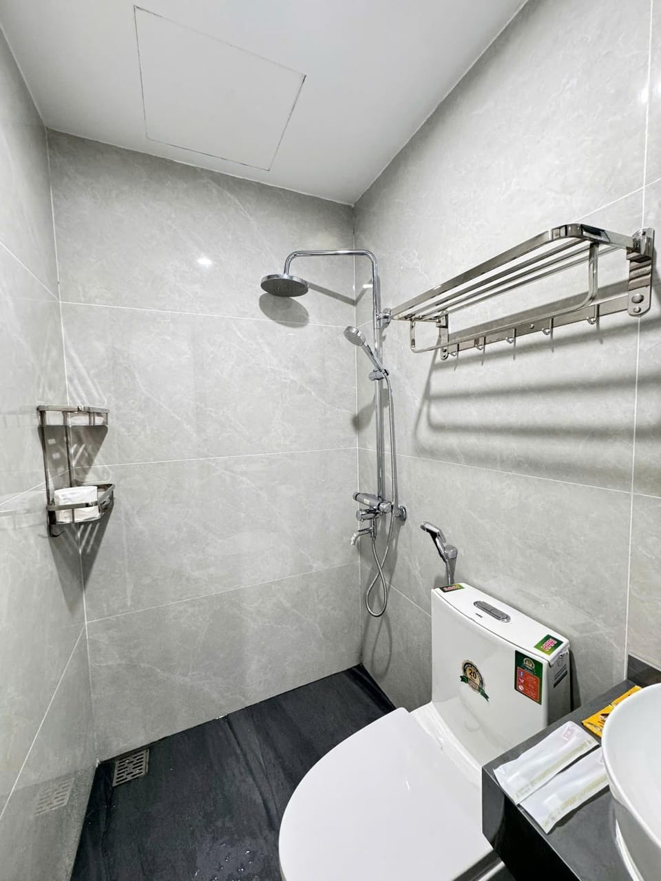 Lakenest Realty 4 Tay Ho, Ha Noi Apartment in Hanoi
