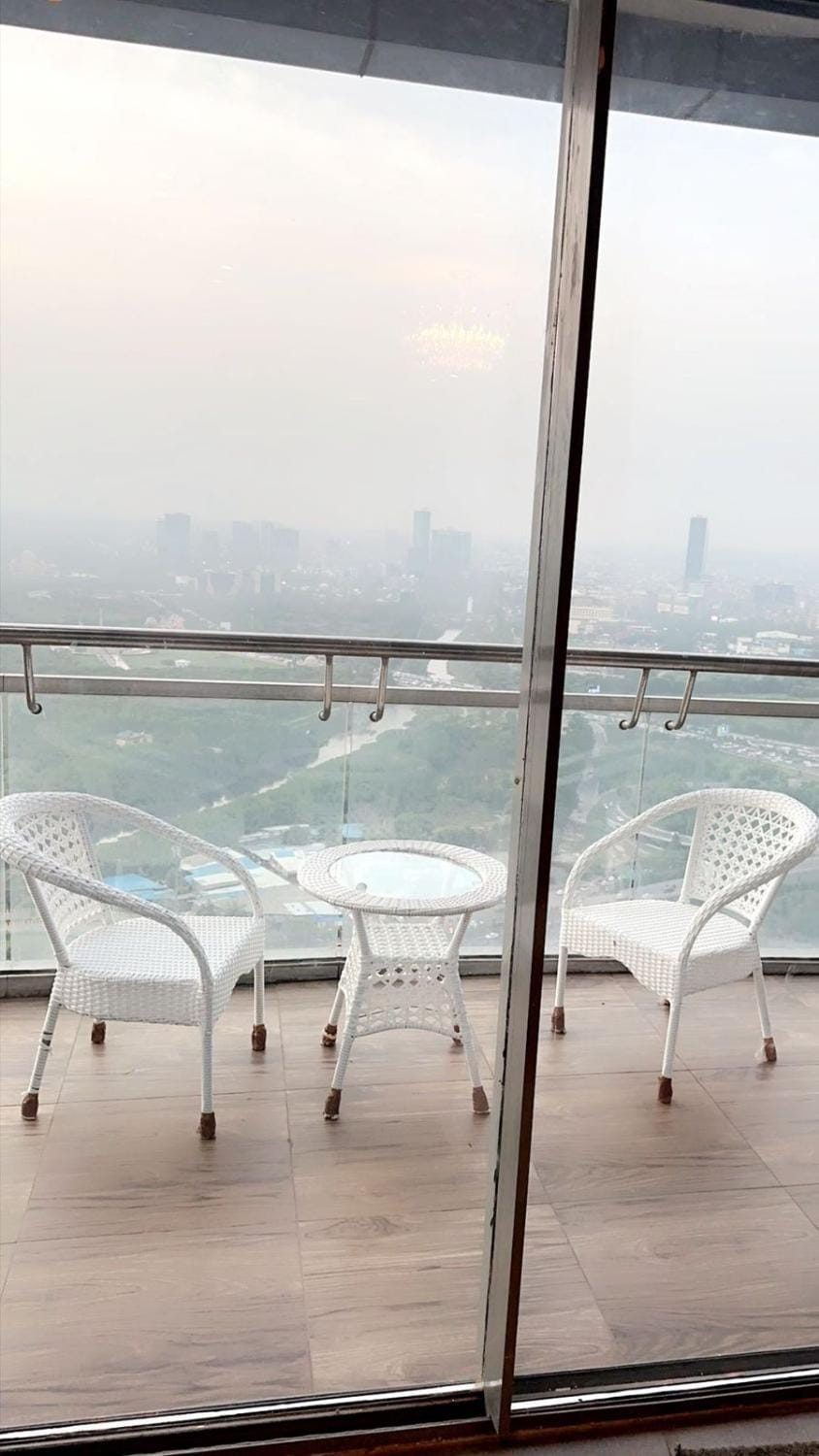 Four Heart Stays Apartment in Noida