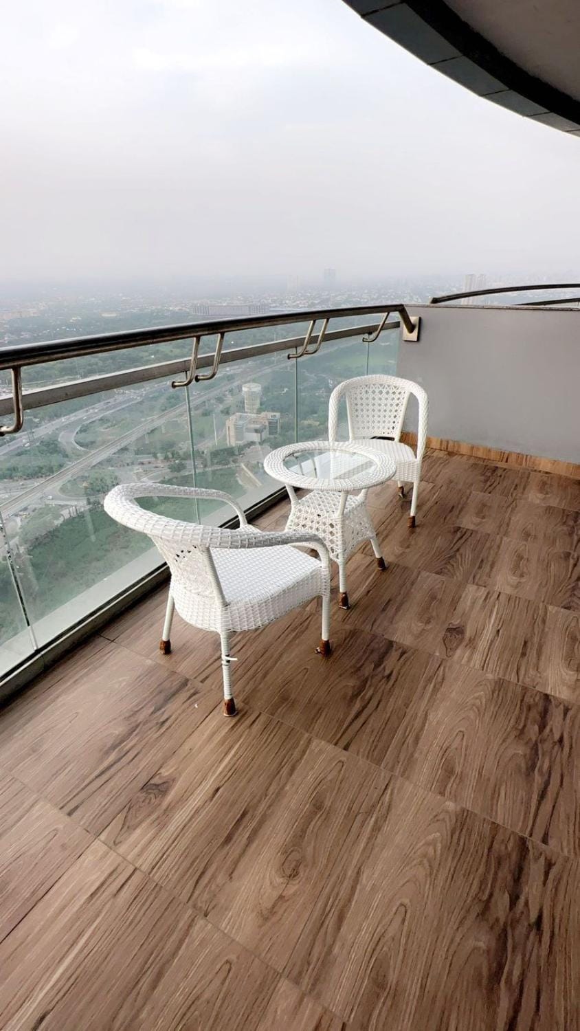 Four Heart Stays Apartment in Noida