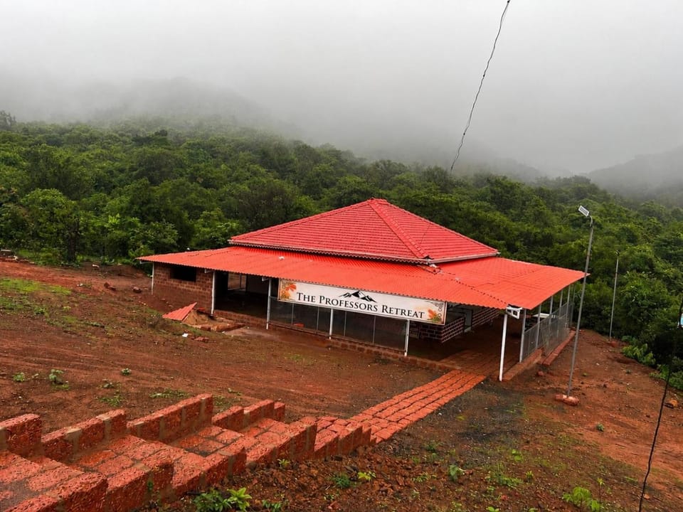 The Professors Retreat Dajipur Hotel in Maharashtra