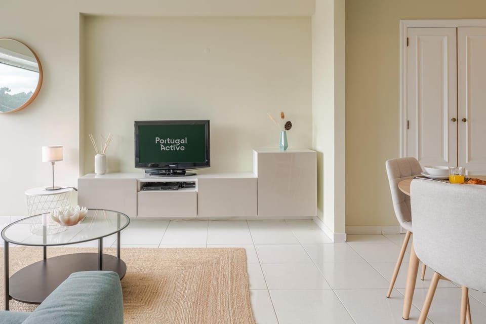 TV and multimedia, Living room, Dining area