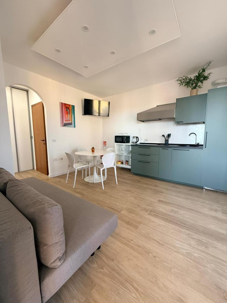 TV and multimedia, Living room, microwave, kitchen