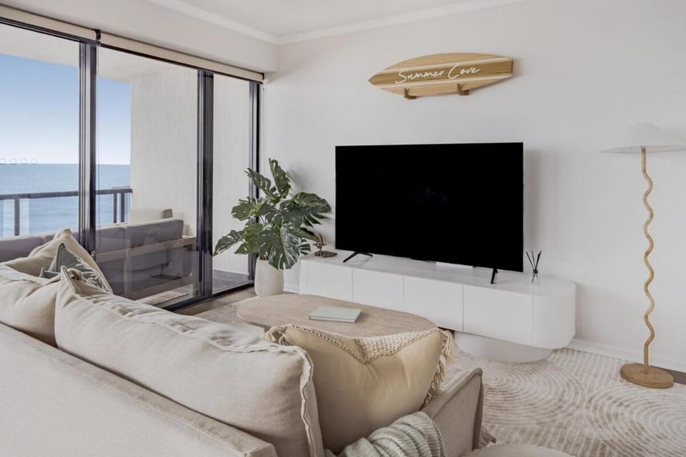 Summer Cove on the Ocean with Pool Apartment in Coolum Beach