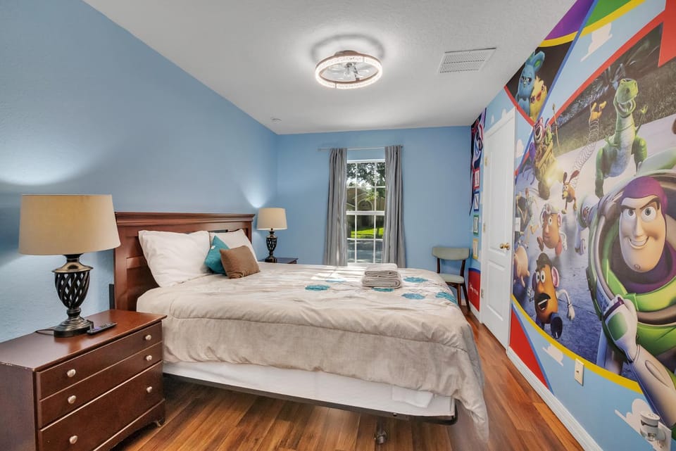Disney dream home with pool and themed rooms House in Four Corners