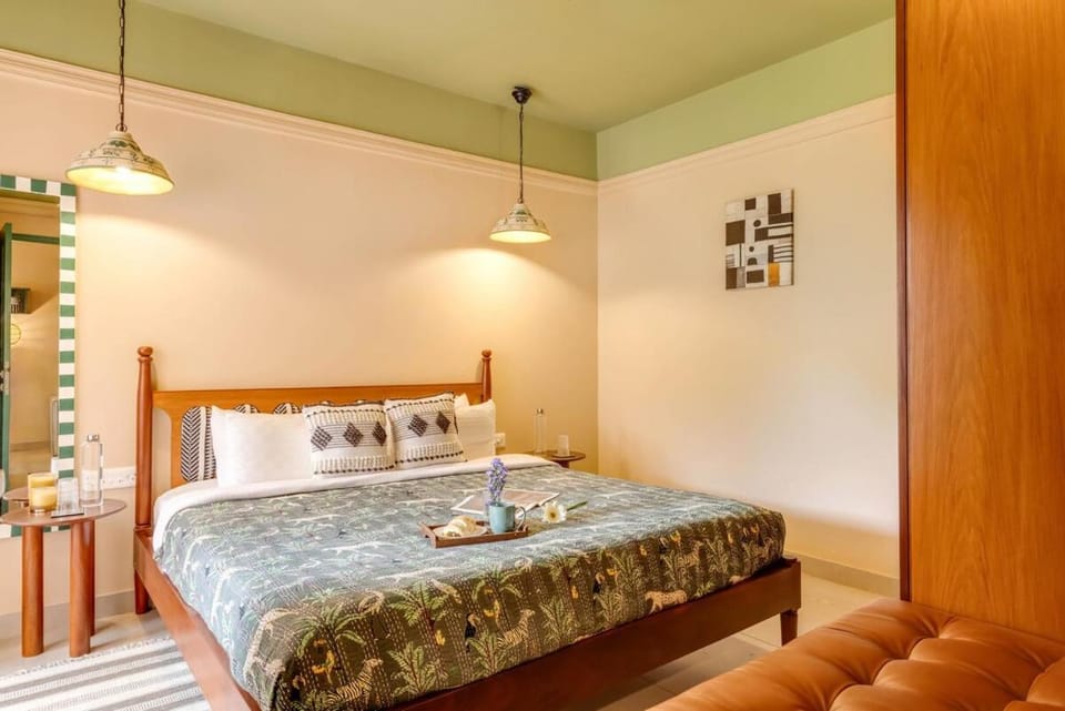 Bed, Photo of the whole room, Bedroom