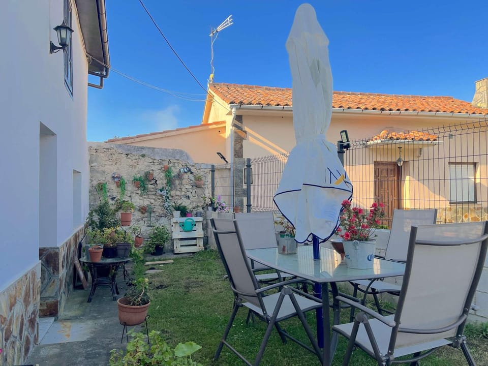 Cozy House a step away from Cudillero House in Asturias