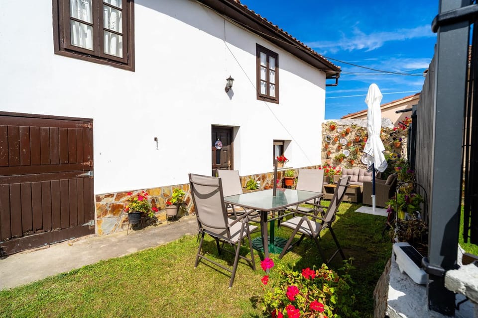 Cozy House a step away from Cudillero House in Asturias