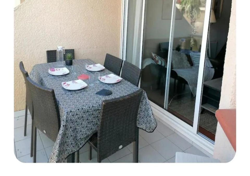 Duplex climatisé 2 chambres, piscine, parking, plage à pied à 100m Apartment in Occitanie