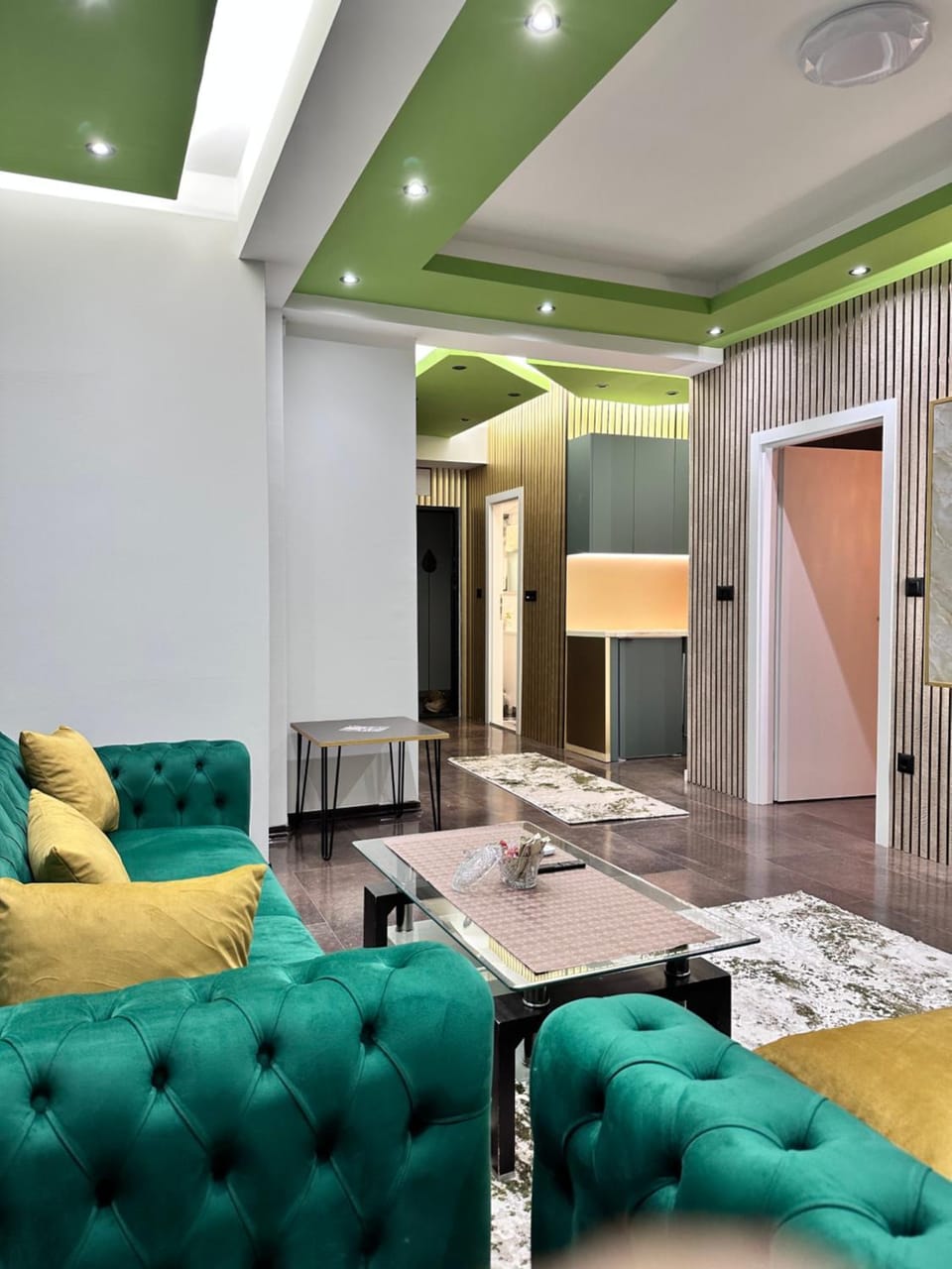Living room, Seating area