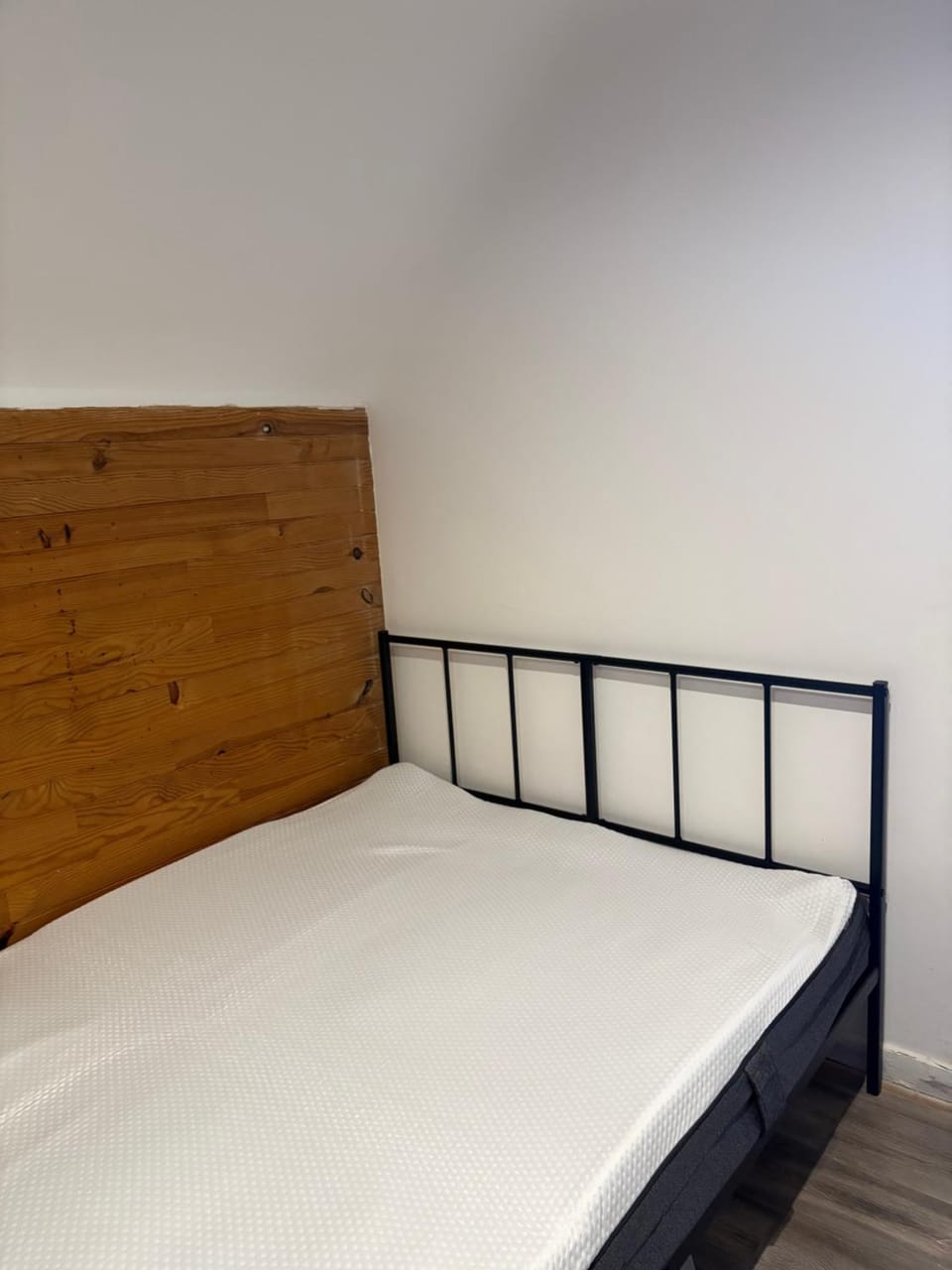 Cozy, bright house with terrace & free parking 2 rooms House in Centre-Val de Loire
