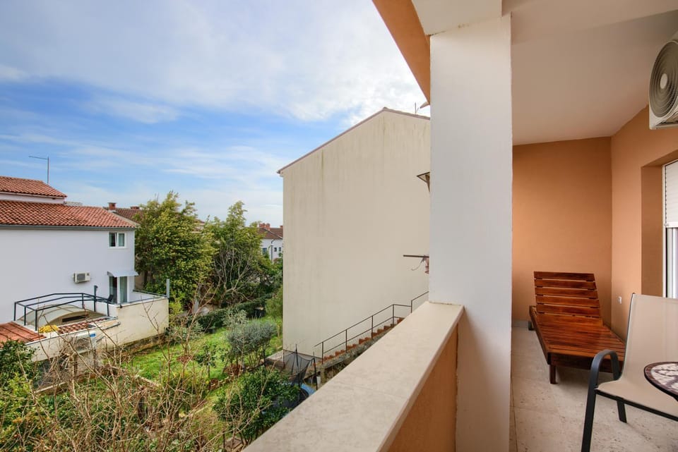 Balcony/Terrace, Garden view