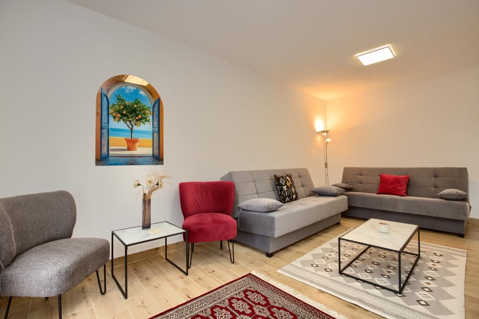 Living room, Seating area