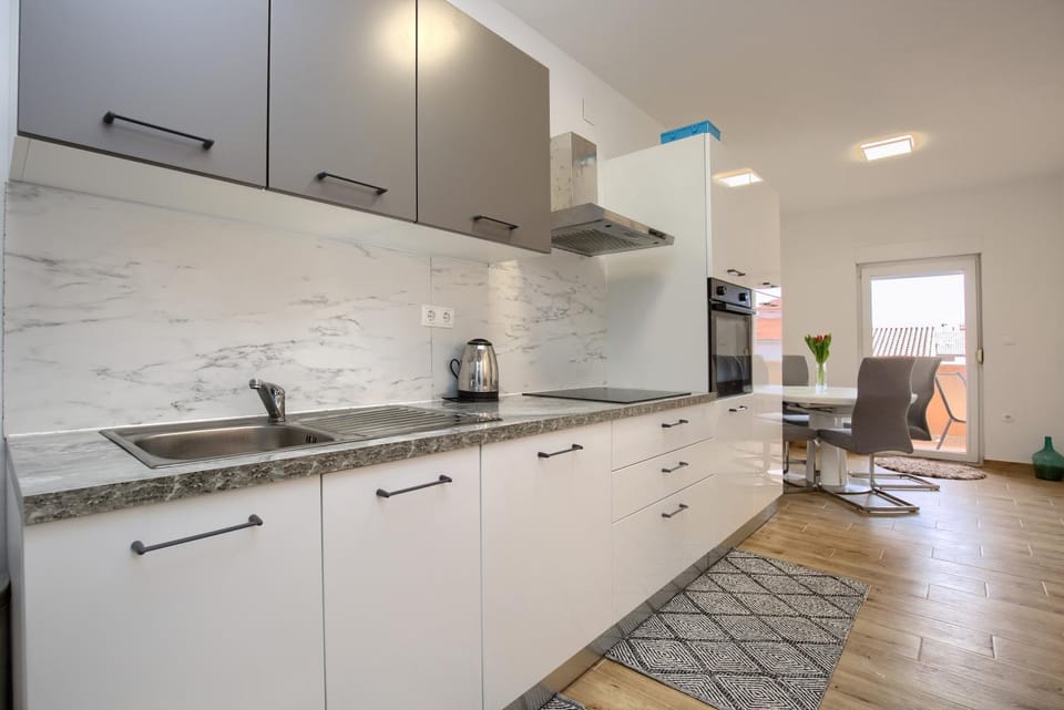 oven, kitchen