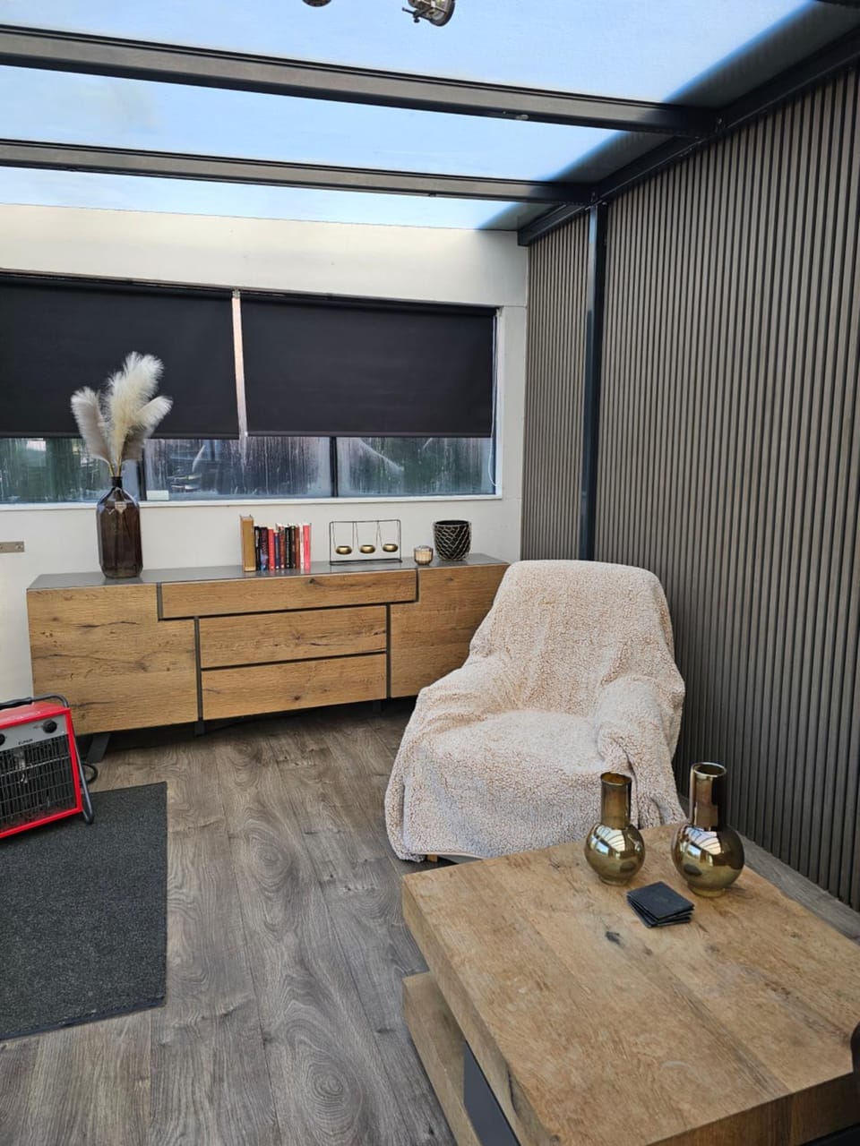 Library, Living room, Seating area
