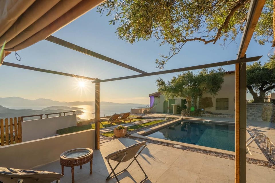 Day, View (from property/room), Pool view, Sea view, Swimming pool, Sunset, sunbed