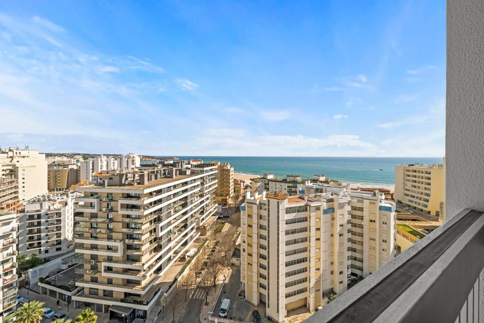 Property building, View (from property/room), Balcony/Terrace, City view, Sea view, Sea view, Street view