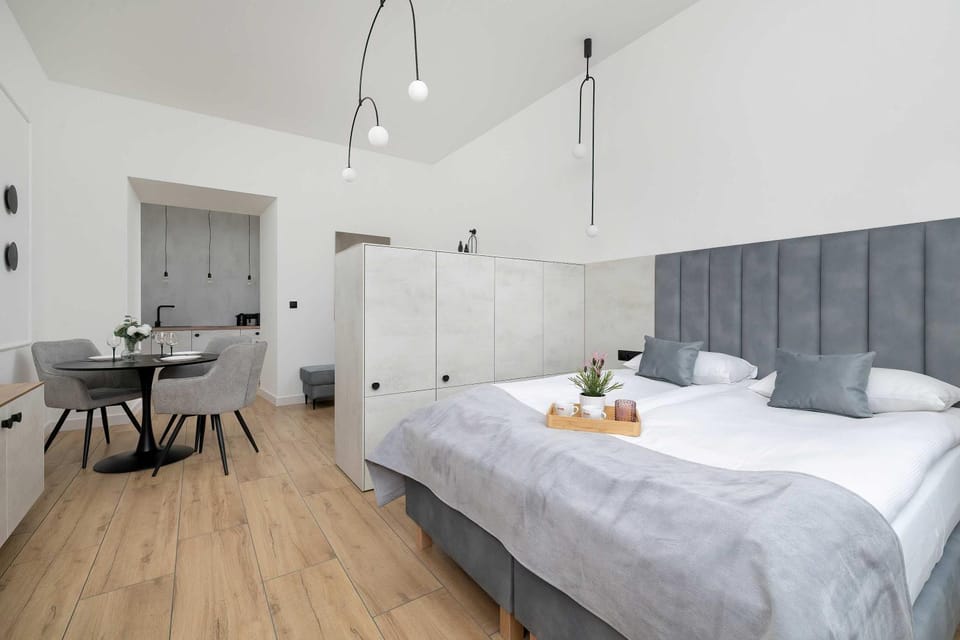 Bed, Photo of the whole room, Seating area