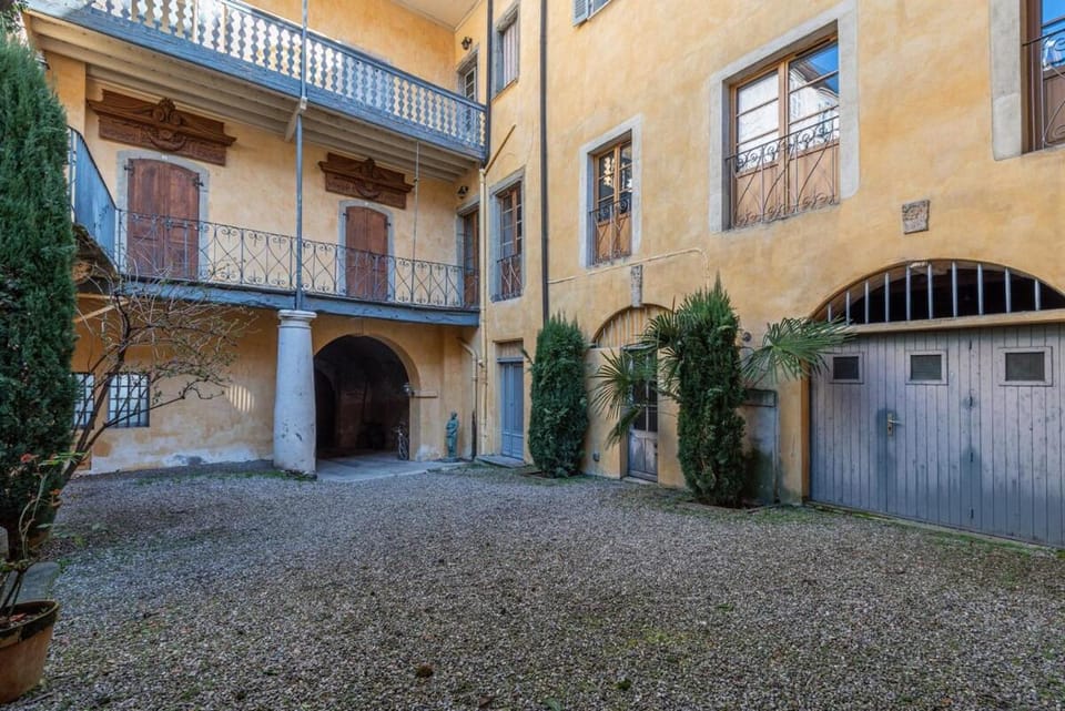 T2 d'exception au Château de Fonbonne Apartment in Évian-les-Bains