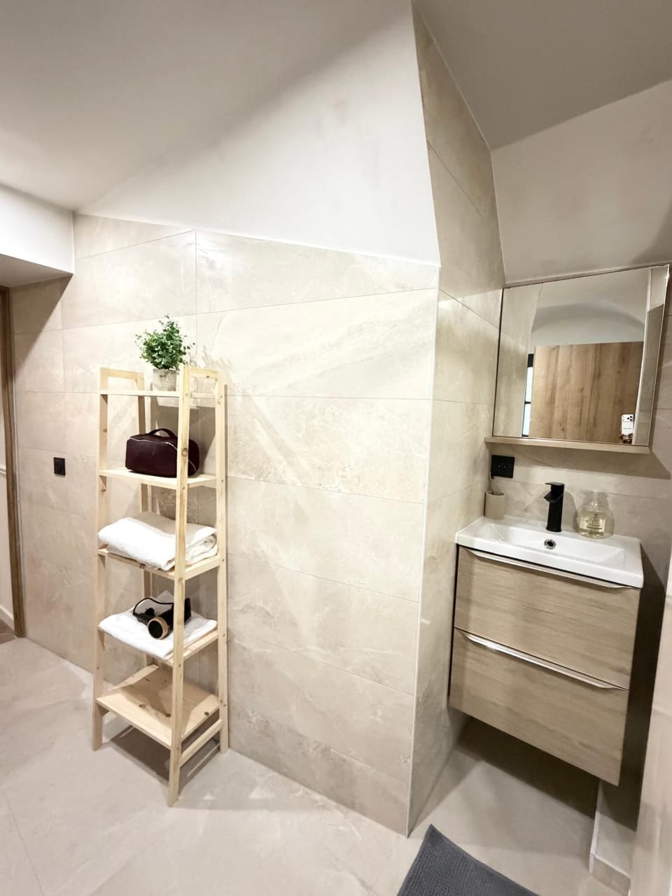 Bathroom, towels
