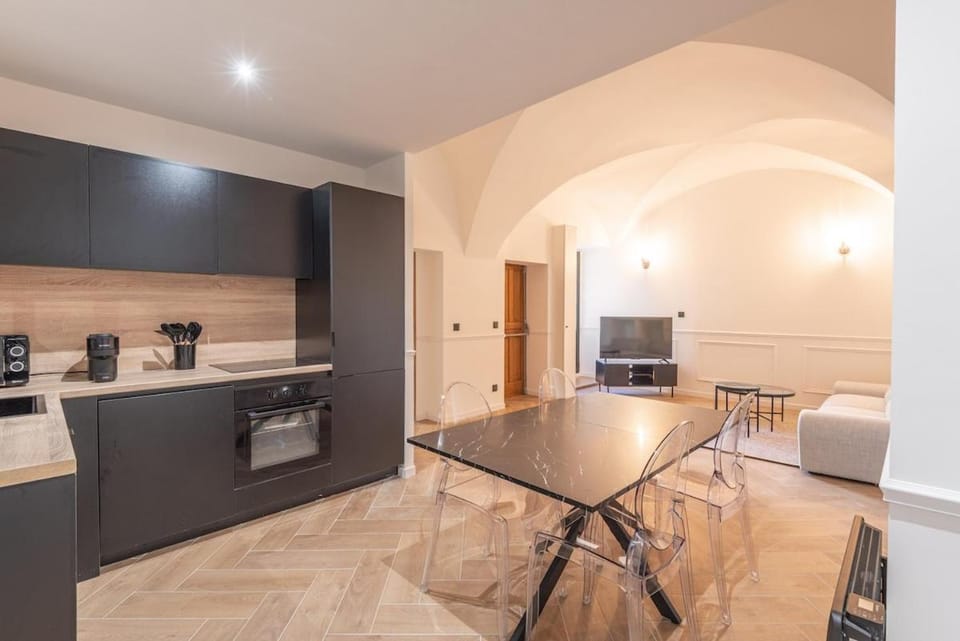 T2 d'exception au Château de Fonbonne Apartment in Évian-les-Bains
