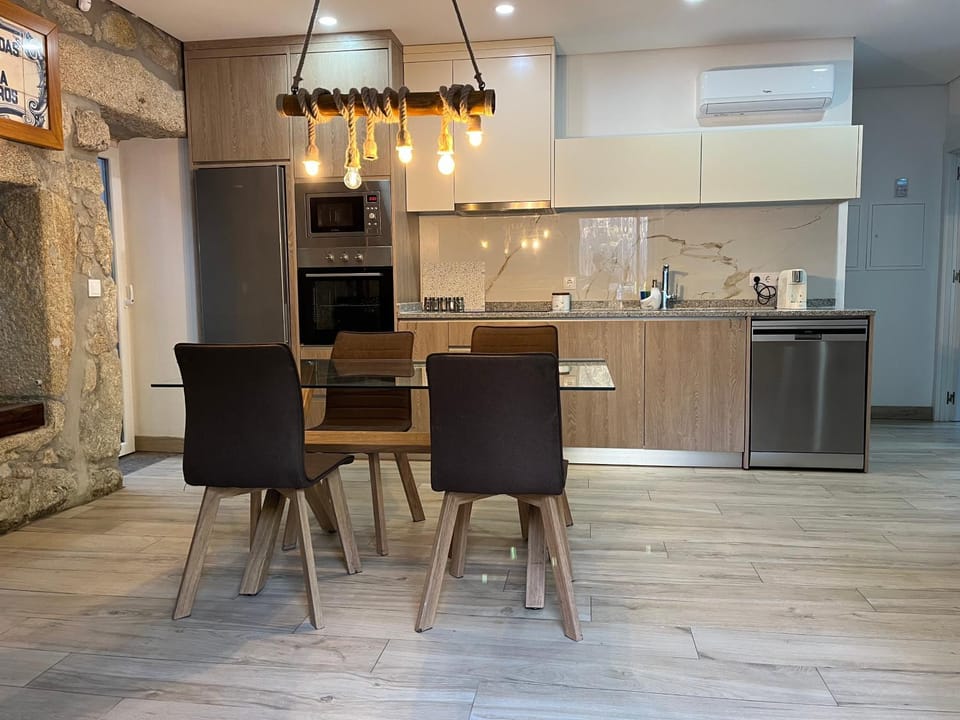 Kitchen or kitchenette, Dining area, dishwasher, oven, stove