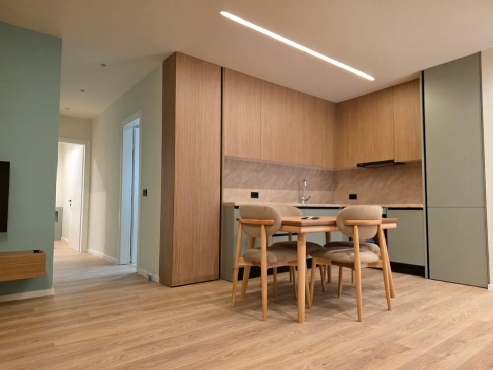 Kitchen or kitchenette, Dining area, wardrobe
