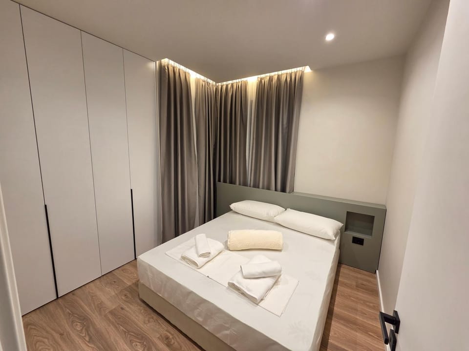 Bed, Bedroom, towels, wardrobe