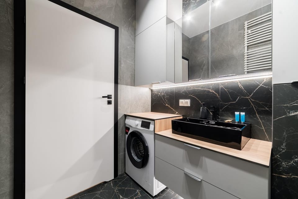 Bathroom, washing machine