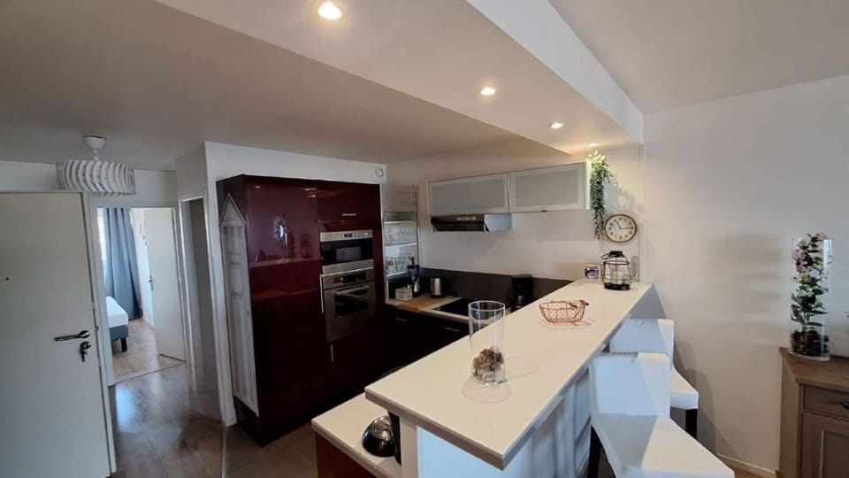 microwave, oven, kitchen